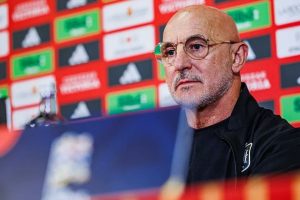 De La Fuente Minta Gaji Selangit!