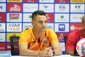 Persija Taklukkan Raja Kandang!