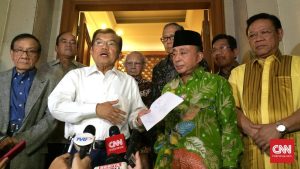 Badai di PMI: Agung Laksono Tantang Jusuf Kalla!