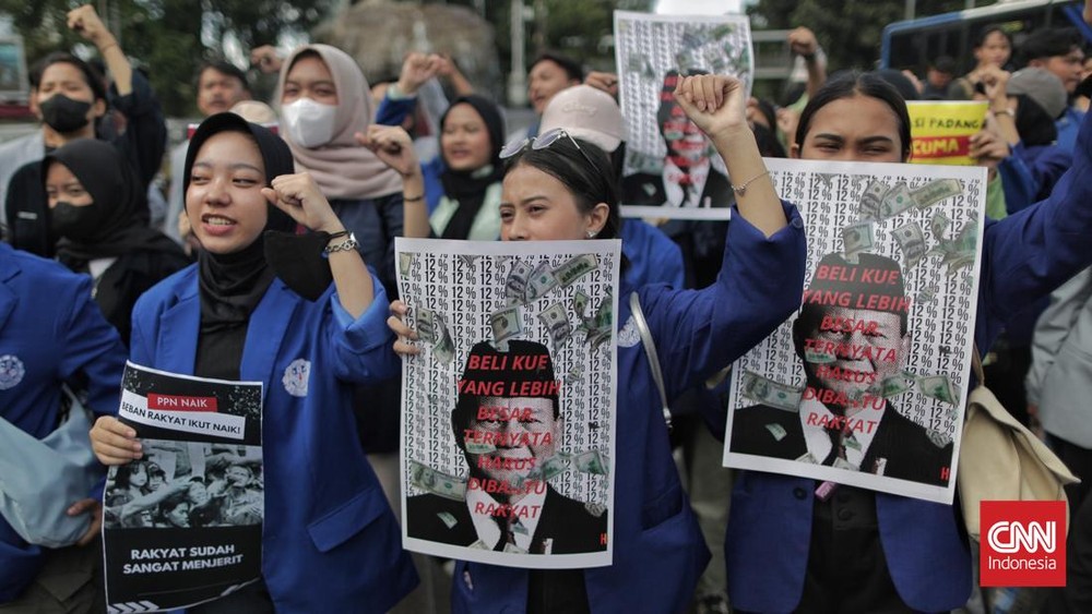 Aksi Mahasiswa Gegerkan Patung Kuda!