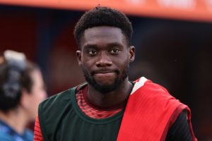 Davies Pilih Bayern, Madrid Gigit Jari?