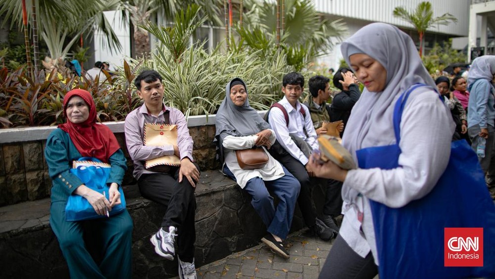 Ibu Lansia Gigih Daftar PPSU, Kisah Haru di Balik Upaya Penghidupan!
