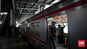 KRL Anjlok di Cilebut! Rute Berubah!