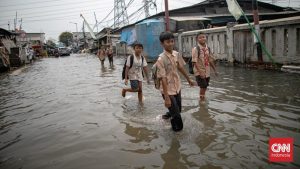 Rob Hantam Pluit! Tembok Galangan Kapal Ambruk, Jalan Terendam!