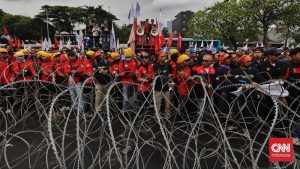 Ribuan Buruh Geruduk DPR Besok! May Day 2025 Bakal Panas!