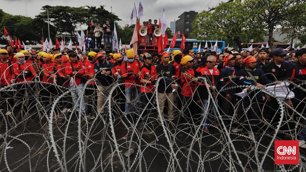 Ribuan Buruh Geruduk DPR Besok! May Day 2025 Bakal Panas! 1 Ribuan Buruh Geruduk DPR Besok! May Day 2025 Bakal Panas!