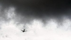 Dramatis! Pesawat Air Show 2025 Mendarat Darurat di Pantai