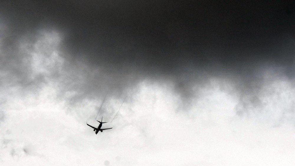 Dramatis! Pesawat Air Show 2025 Mendarat Darurat di Pantai 1 Dramatis! Pesawat Air Show 2025 Mendarat Darurat di Pantai