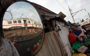 Data Mengejutkan! 60% Penduduk Indonesia Miskin? Ini Kata BPS