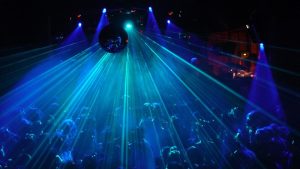 Heboh! Perpisahan Siswa di Klub Malam, Kepsek Dipanggil!