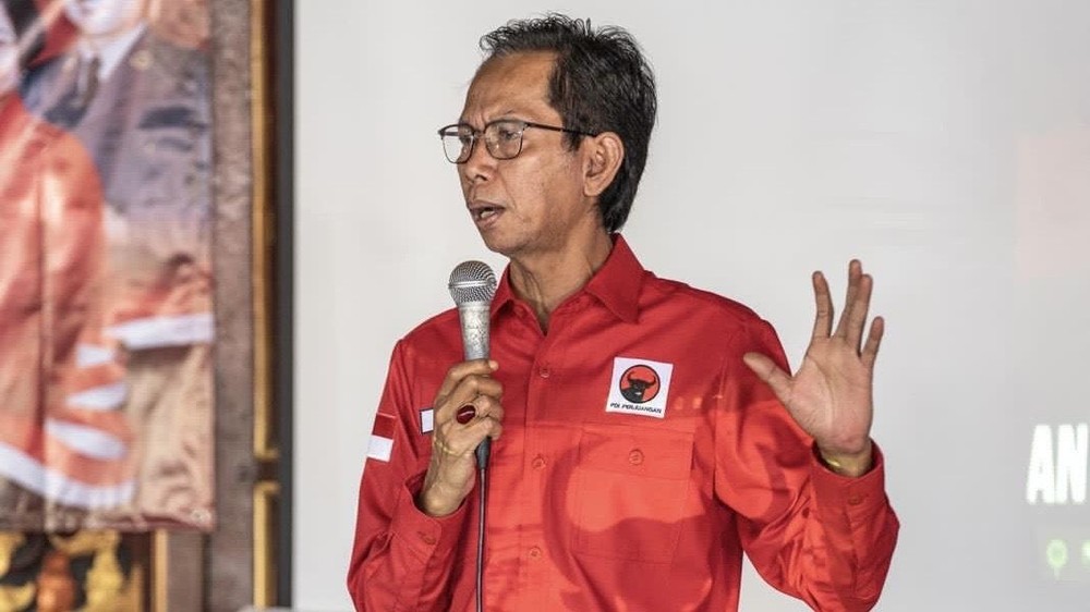 Adi Sutarwijono Dicopot,  Sikapnya Mengejutkan!