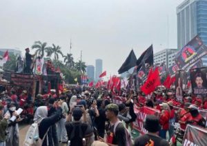 18 Tuntutan Buruh Guncang May Day!