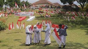 Gubernur Jabar Terbitkan SE Mengejutkan: Siswa Dilarang Naik Motor, Harus Jalan Kaki!