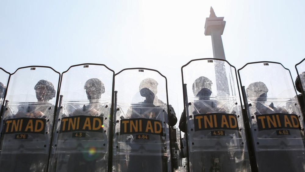 TNI Kawal Kejaksaan? Koalisi Sipil Murka!