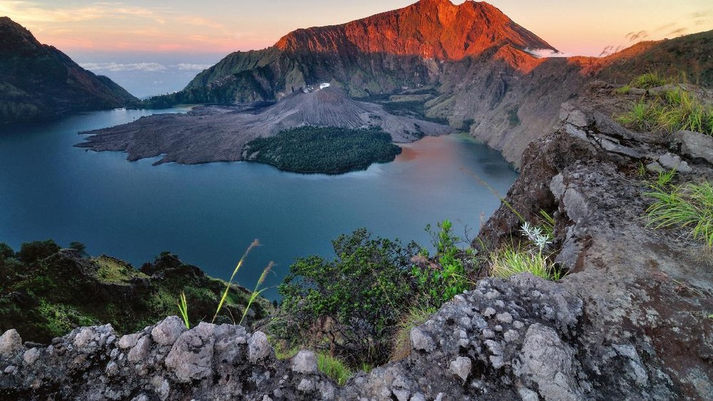Wisatawan Brasil Jatuh di Rinjani, Nasibnya?
