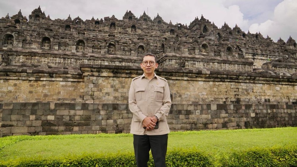 Tantangan Debat Fadli Zon Soal Stairlift Borobudur!