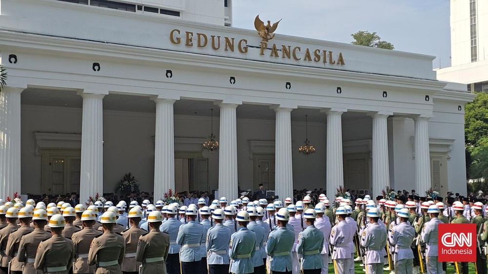 Prabowo Pimpin Upacara Pancasila: Momen Bersejarah!