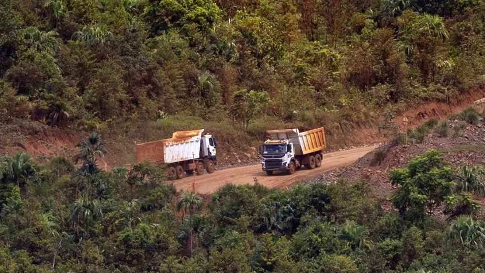 Dugaan Mengejutkan! Ada Apa di Balik Izin Tambang Papua?