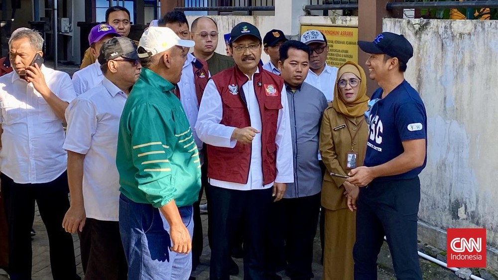 Sekolah Rakyat Kekurangan Guru? Ini Kata Mensos!