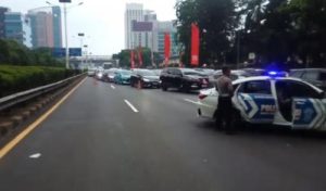 Awas Macet! Aksi Demo Lumpuhkan Tol Dalam Kota!