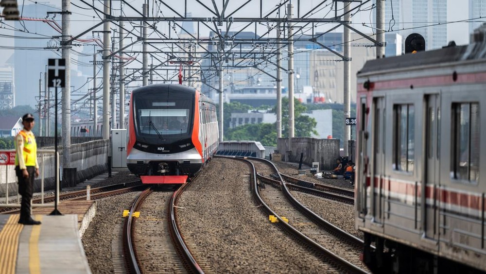 Gempa Bekasi Bikin KRL Macet!