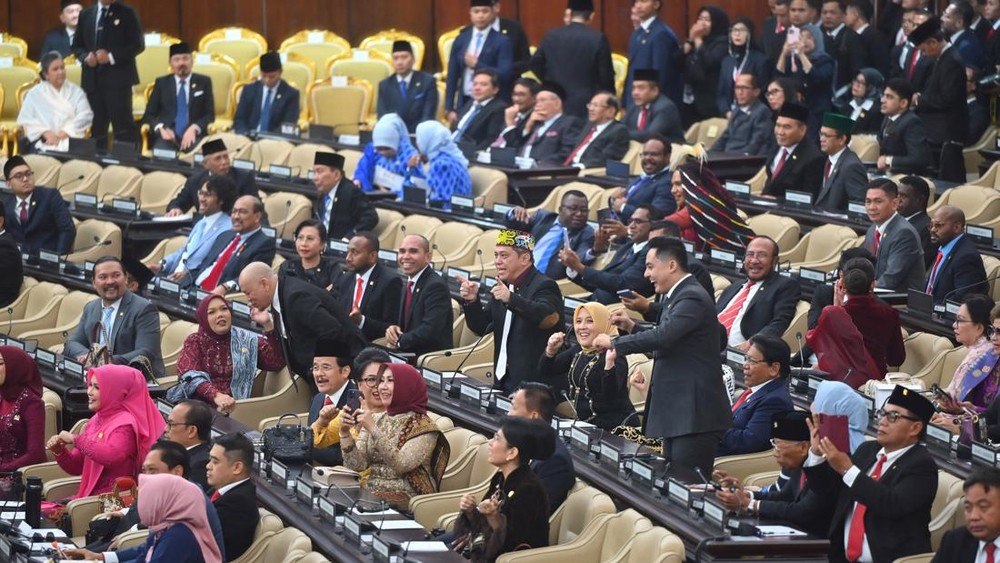 Rahasia Gajian Anggota DPR: Lebih dari Gaji Pokok!