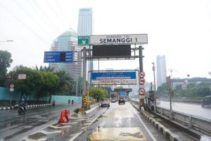 7 Gerbang Tol Jakarta Rusak Parah!