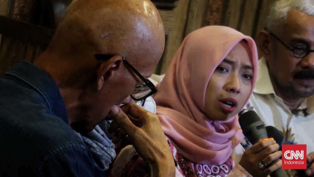Kondom Jadi Bukti? Istri Diplomat Meradang!