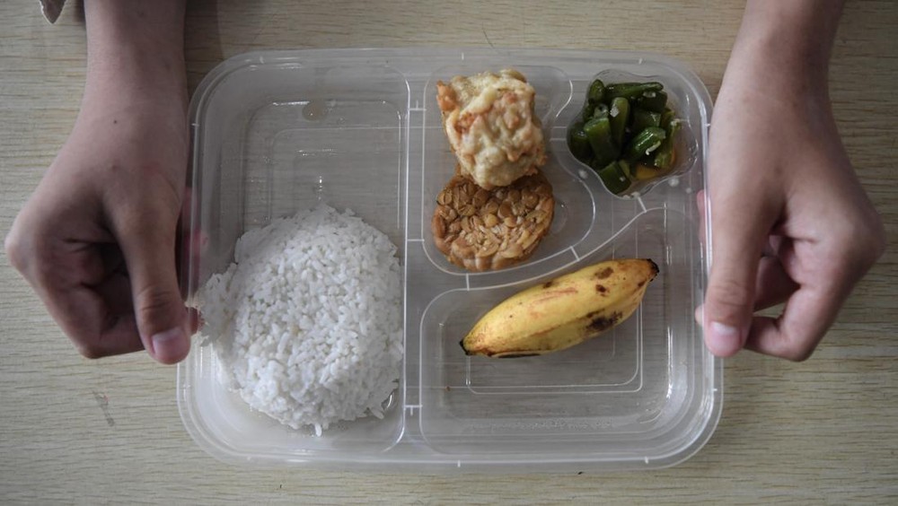 Tragis! Ribuan Anak Jadi Korban Program Makan Gratis?