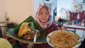 Rahasia Pecel Ndoweh: Dari Warung Sederhana Jadi Kuliner Hits Kota Batu!