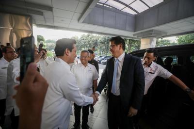 Luky Alfirman Jadi Bos LPS Sementara?