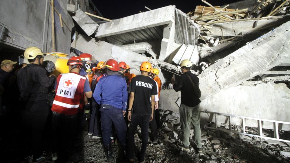 Tragedi Sidoarjo: 91 Santri Diduga Terkubur Reruntuhan!