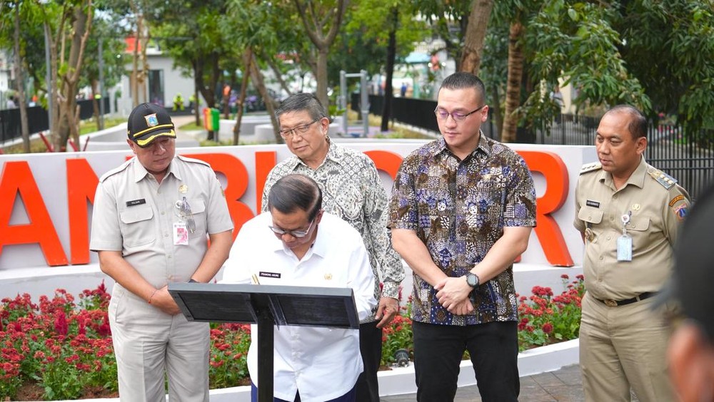Warga Kebon Jeruk Kini Sehat & Bugar! Ada Apa?