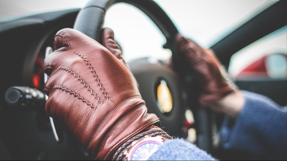 Anak Anggota Propam? Viral Pria Bawa Mobil Sitaan!