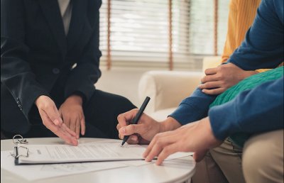 Kredit Gila-Gilaan? OJK Sentil Bank Soal Ini!