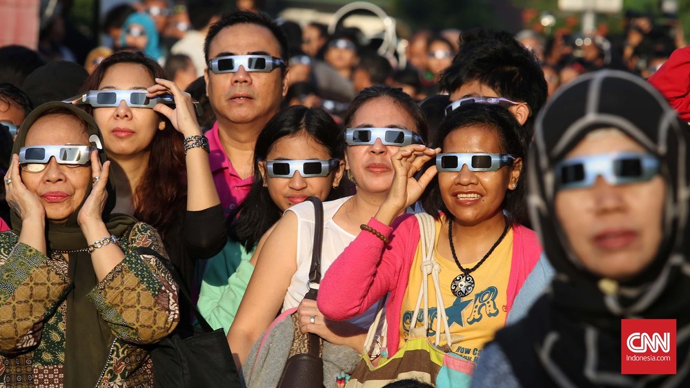 Pecah Rekor! Planetarium Jakarta Diserbu, Warga Rela Antre! 1 Pecah Rekor! Planetarium Jakarta Diserbu, Warga Rela Antre!