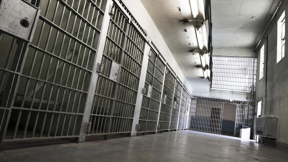 Operasi Senyap: 1.882 Napi Berisiko Tinggi Pindah ke Nusakambangan!