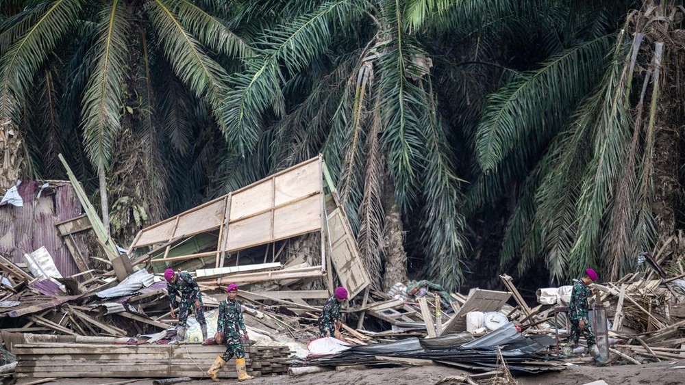 Banjir Aceh Mencekam: 3 Wilayah Terisolasi, Logistik Udara!