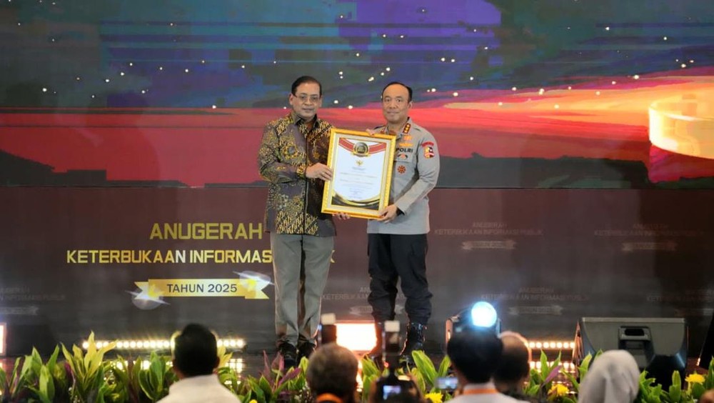 TERUNGKAP! Polri Juara 1 KIP 2025: Kunci Kepercayaan Publik! 1 TERUNGKAP! Polri Juara 1 KIP 2025: Kunci Kepercayaan Publik!