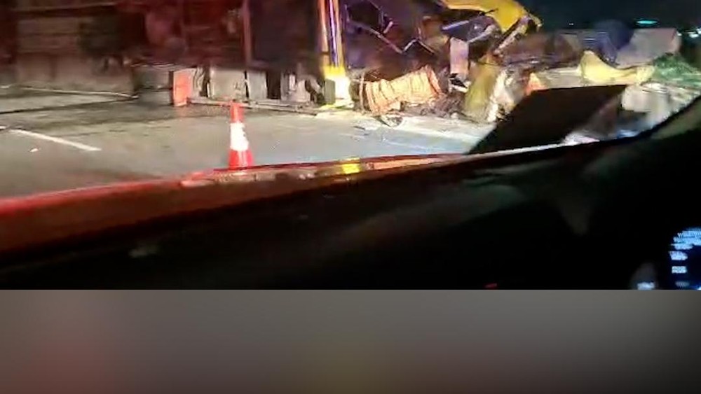 Horor Dini Hari di Tol Krapyak: 16 Nyawa Melayang!