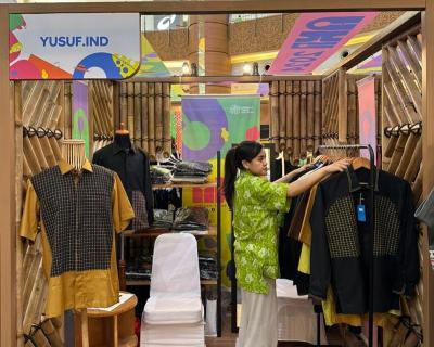 Tenun Baduy: UMKM Lokal Ini Guncang Panggung Fashion Global!