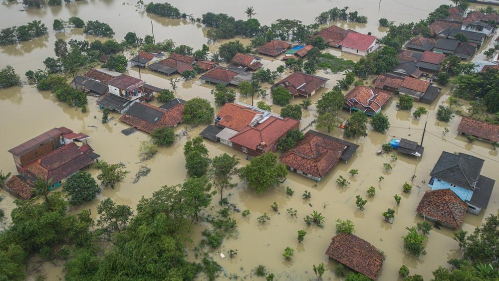 Karawang Siaga! Warga Bantaran Sungai Wajib Mengungsi