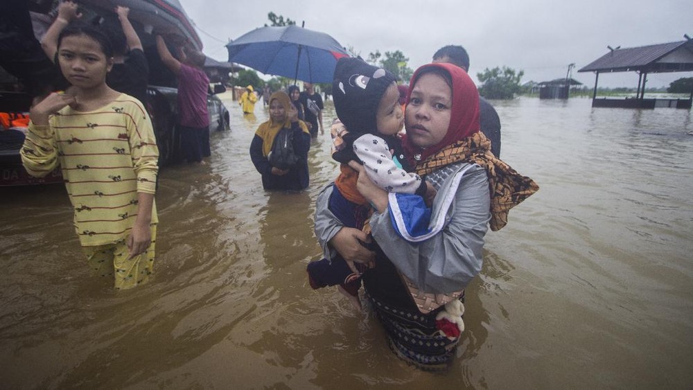 BANJIR BANJARBARU KALSEL: RIBUAN JIWA MENGUNGSI, BANTUAN DISIAPKAN!