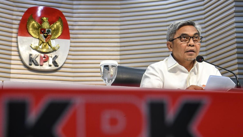 Heboh! KPK Ubah Batas Gratifikasi, Ini Penjelasannya! 1 Heboh! KPK Ubah Batas Gratifikasi, Ini Penjelasannya!