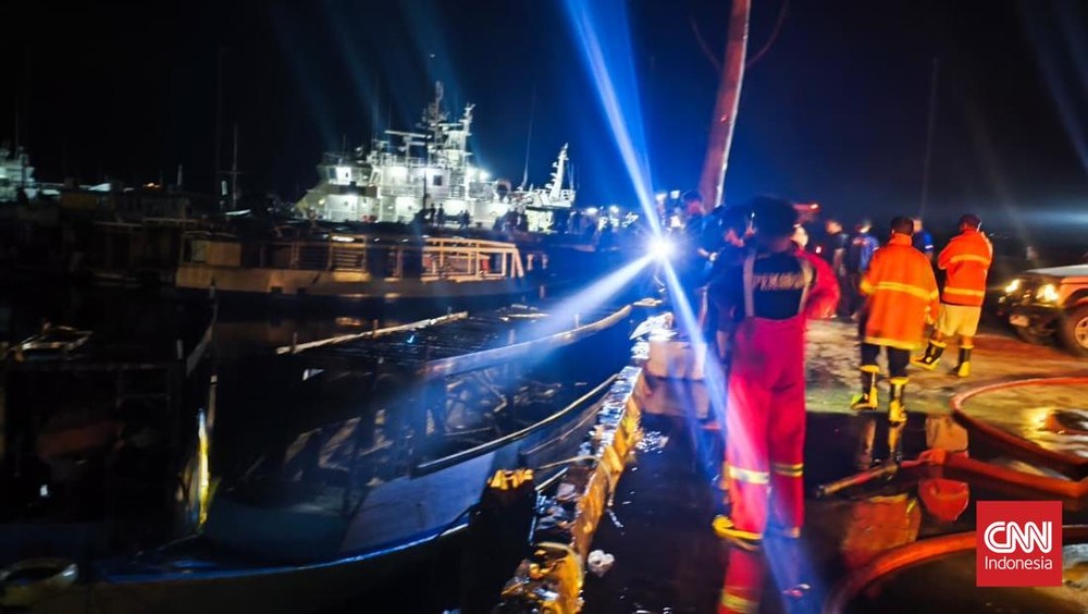 Detik-detik Mencekam! 4 Kapal Wisata Labuan Bajo Ludes!