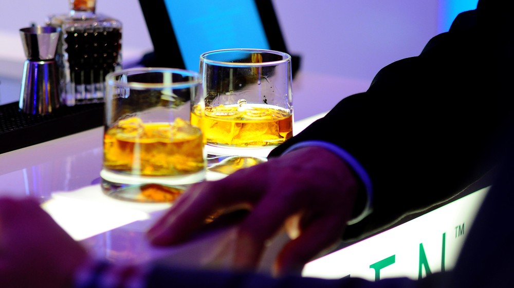 TERBONGKAR! Modus Licik Jual Miras Saat Ramadan di Surabaya