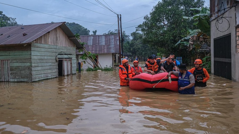 Kolaka Mencekam! Banjir 2 Meter Telan Ratusan Rumah