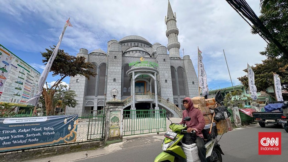 Bak di Timur Tengah! Masjid Megah Ini Ada di Pasar Minggu