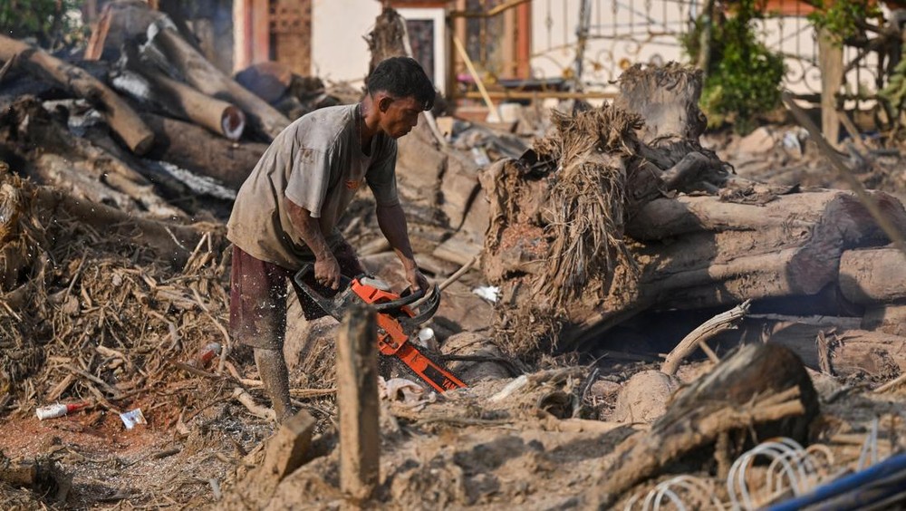 Pilu! 40 Korban Banjir Sumut Tak Ditemukan, Ribuan Mengungsi 1 Pilu! 40 Korban Banjir Sumut Tak Ditemukan, Ribuan Mengungsi