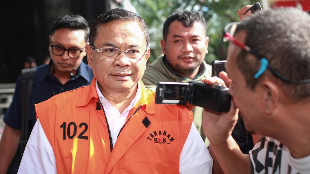 KPK Sikat 'Tim 8' Sudewo, Skandal Jabatan Desa!